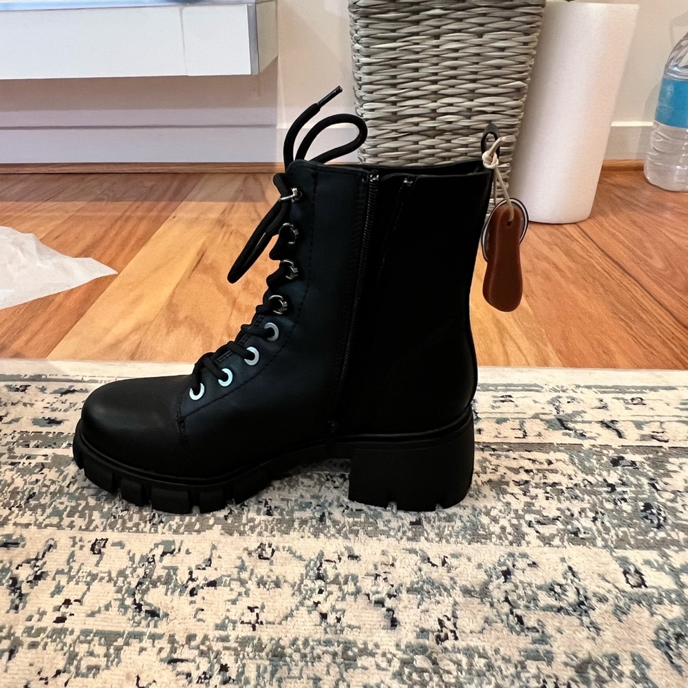 Combat boots